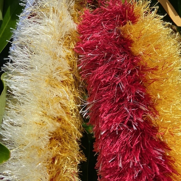 Hand Made Red/Cream/Gold Eyelash Yarn Lei Class of 2023 Graduation Celebration - Picture 6 of 15